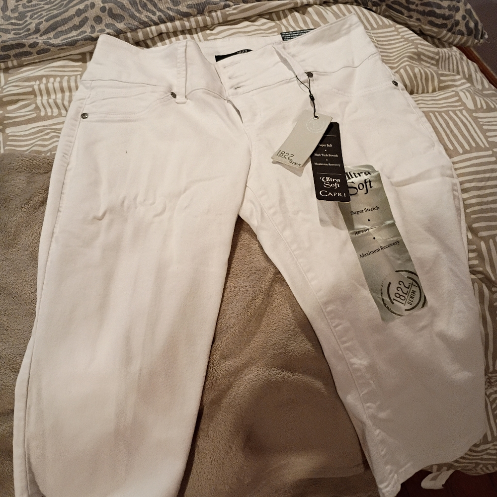 1822 Denim White Ankle Capri Jeans